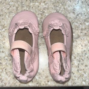 Pink Robeez girls soft shoe